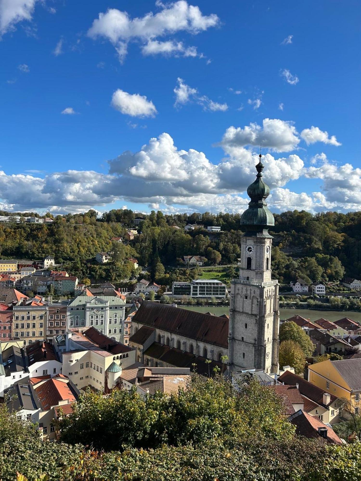 Fewo-Lavees Moderne Zentrale Fewo Nahe Omv Wacker Kliniken Burg -Eigener Eingang-Schluesselloser Check In Burghausen Buitenkant foto
